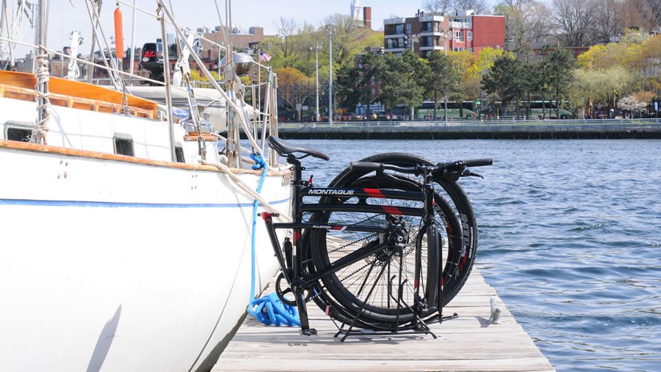 Складной велосипед очень пригодится на яхте